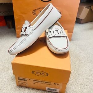 TOD’S Gommino chain-motif loafers